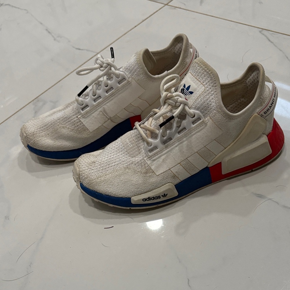 Adidas Sneakers